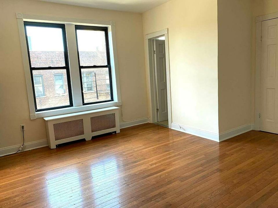 2nd image of 555 W 156th St APT 6j