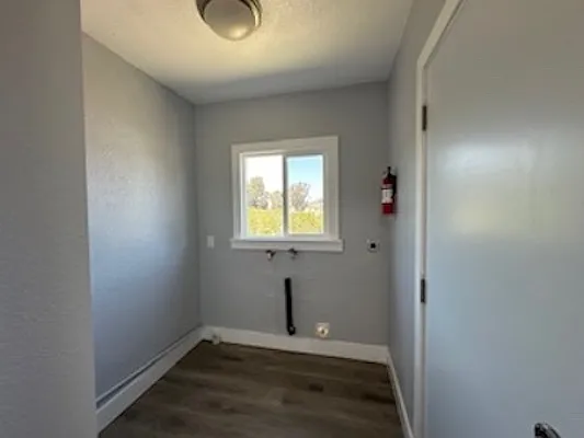 washer & dryer hook-ups