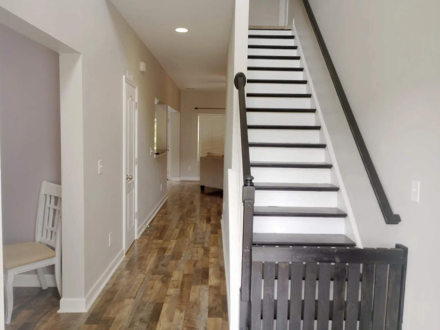 112 Maywood Dr — Photo 2