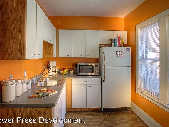 2nd image of 2215 W 14th St #4