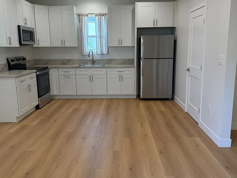 1045 Sonora Ave — Photo 5
