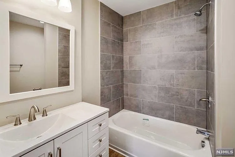 4 bed, 1.5 bath, 1650 sqft, $3,495 — Photo 4
