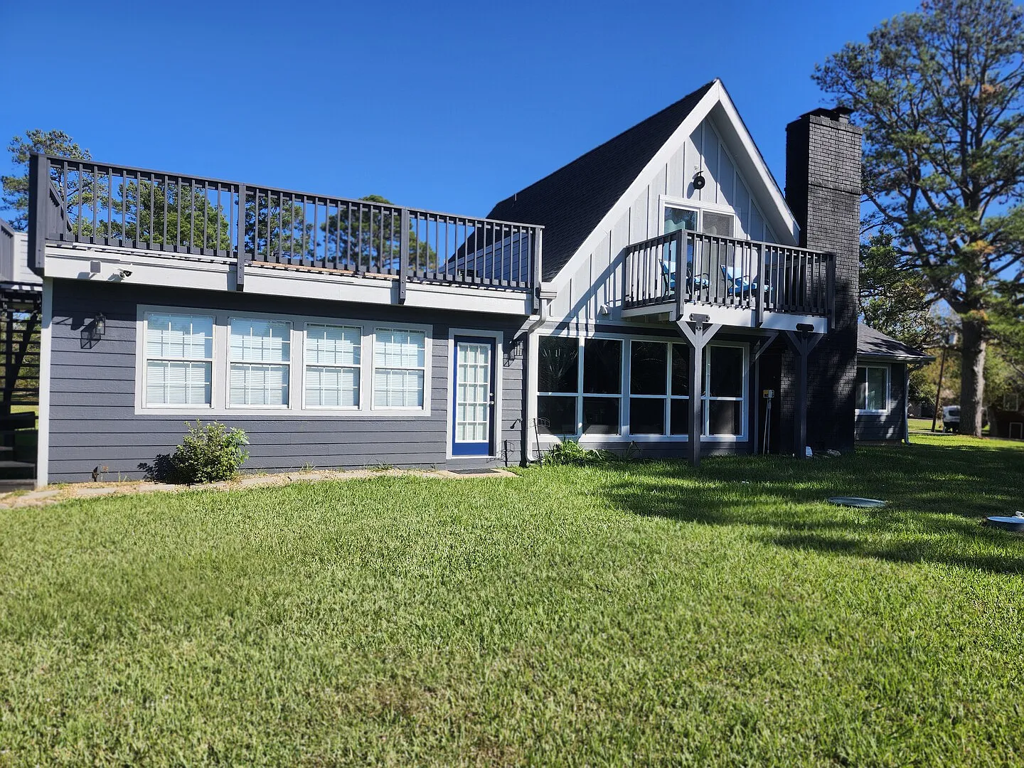 Lazy Dayz Livingston Retreat — Photo 4