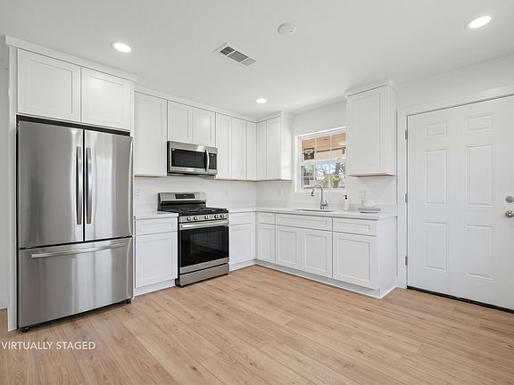 3rd image of 308 Meteyard Ln