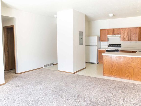 5th image of 4524 Steinbeck St