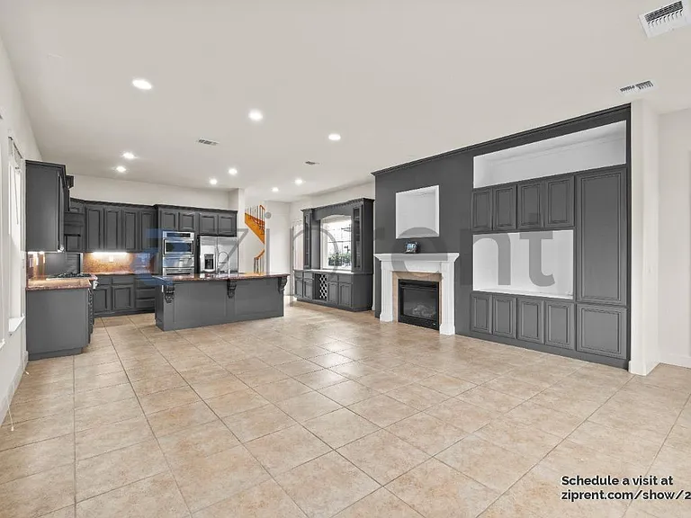 9208 Hallmark Pl — Photo 4