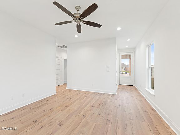 3rd image of 115 Harvest Ln