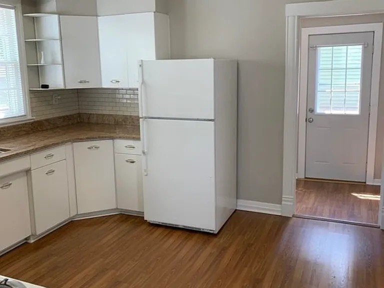 210 N 5th St — Photo 10
