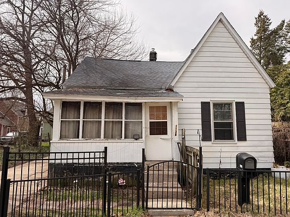 2nd image of 1138 McKinley Ct SE