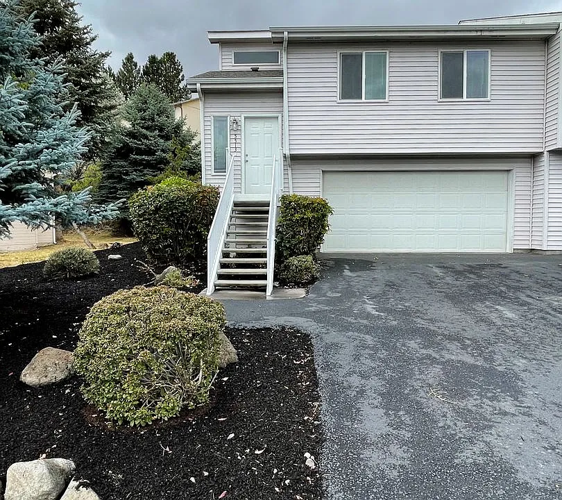 5513-5515 N Hills Dr #5517