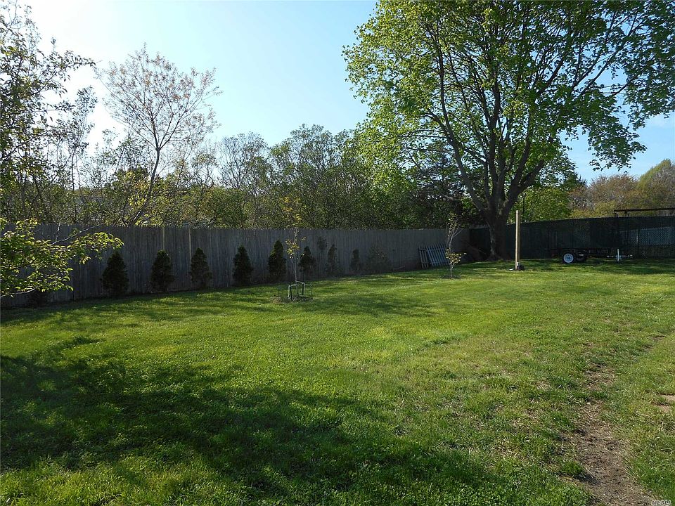 2nd image of 932 Americus Ave