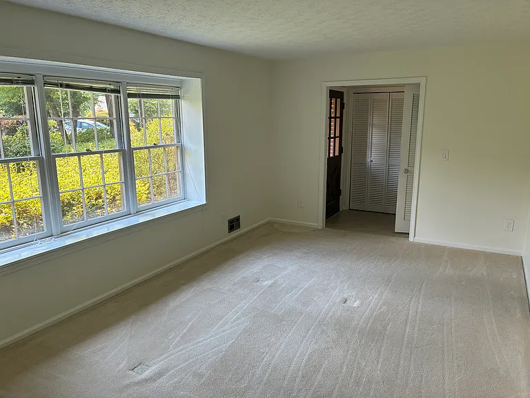 450 Baltimore Ave — Photo 7