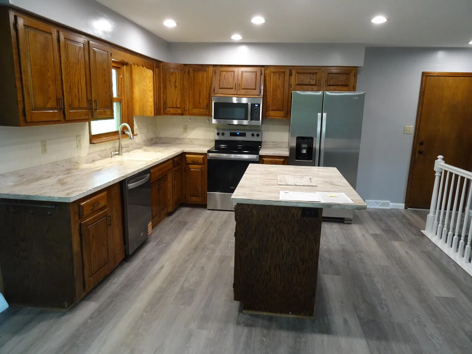 4 bed, 3.0 bath, 2865 sqft, $2,900 — Photo 2