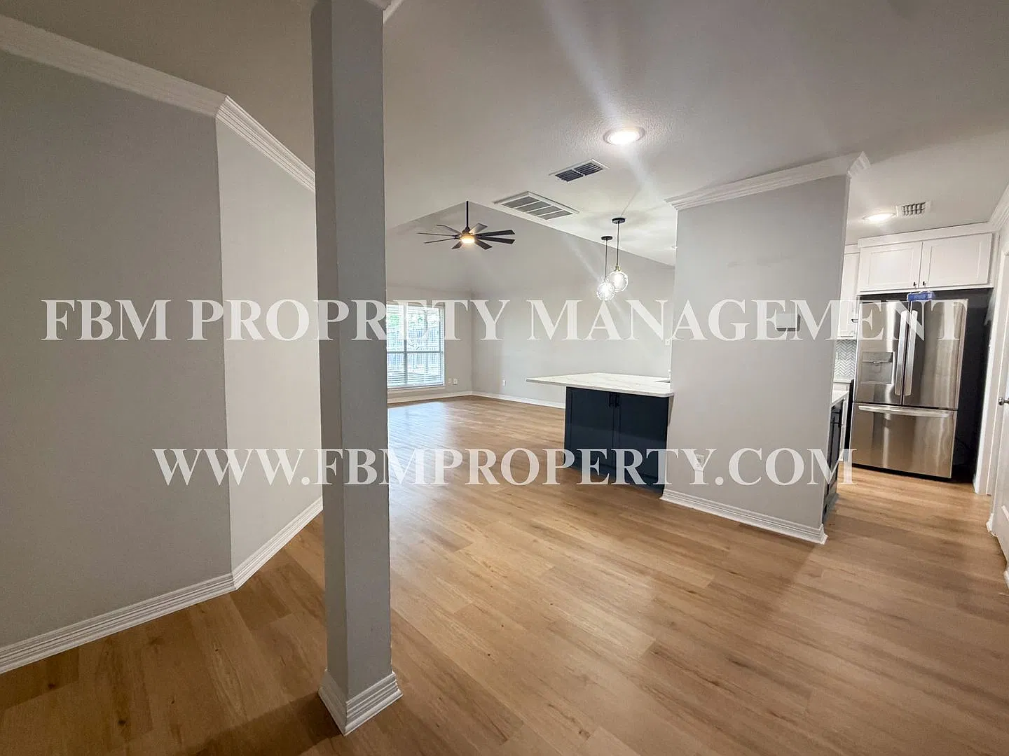 3 bed, 2.0 bath, 1634 sqft, $2,300 — Photo 2