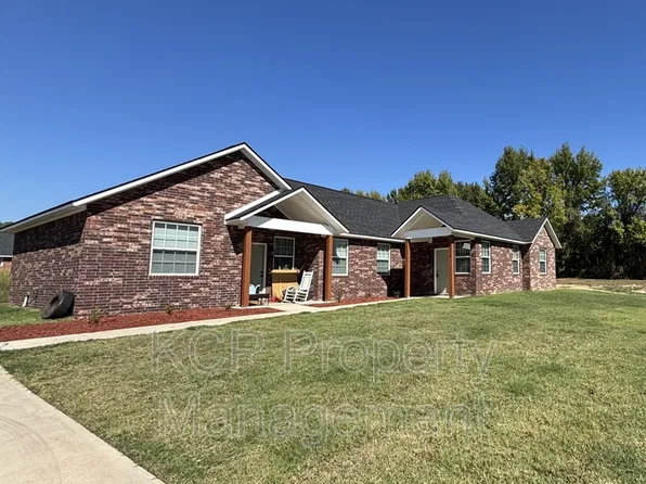 1714 Green Meadow Dr #B, Van Buren, AR 72956