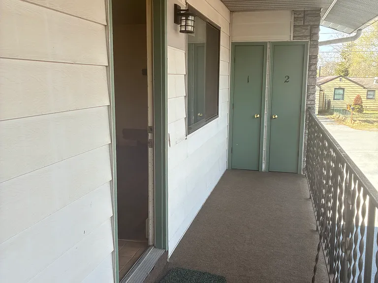 2104 Roosevelt Dr #1 — Photo 12