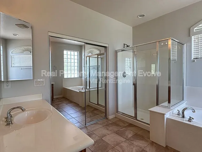 9707 S 45th Ave — Photo 39