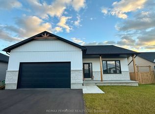 18 Durant St, Petawawa, ON K8H0G3