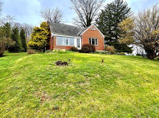 1042 Weisstown Rd, Boyertown, PA 19512