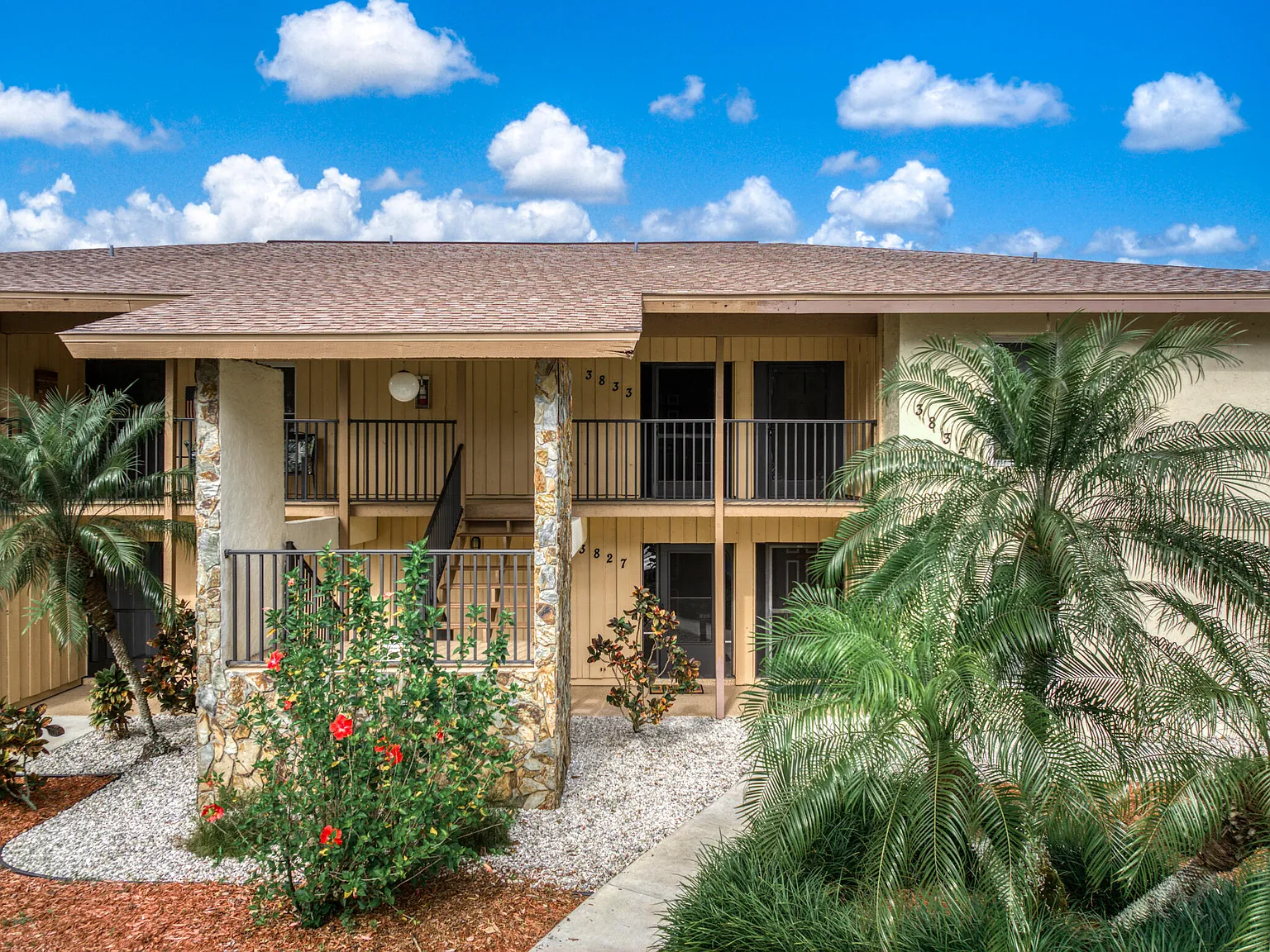 2 bed, 2.0 bath, 1191 sqft, $1,600 — Photo 3