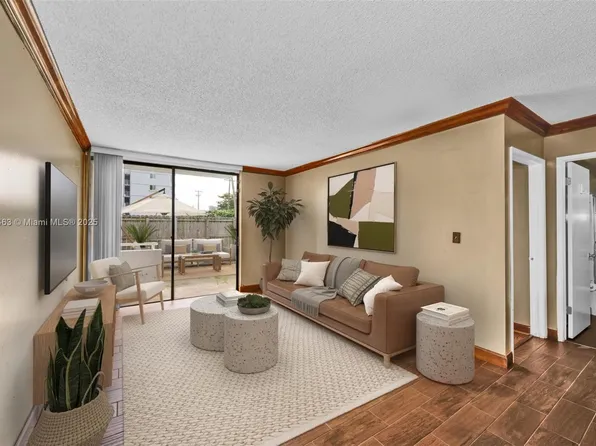 8251 NW 8th St APT 106, Miami, FL 33126