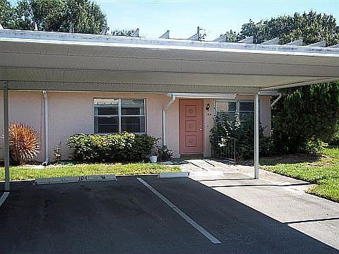1st image of 104 Gloucester Blvd