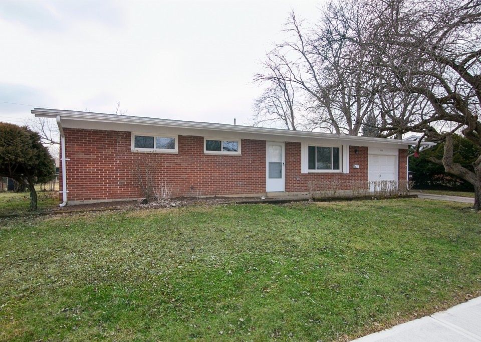 1st image of 204 Brownstone Dr