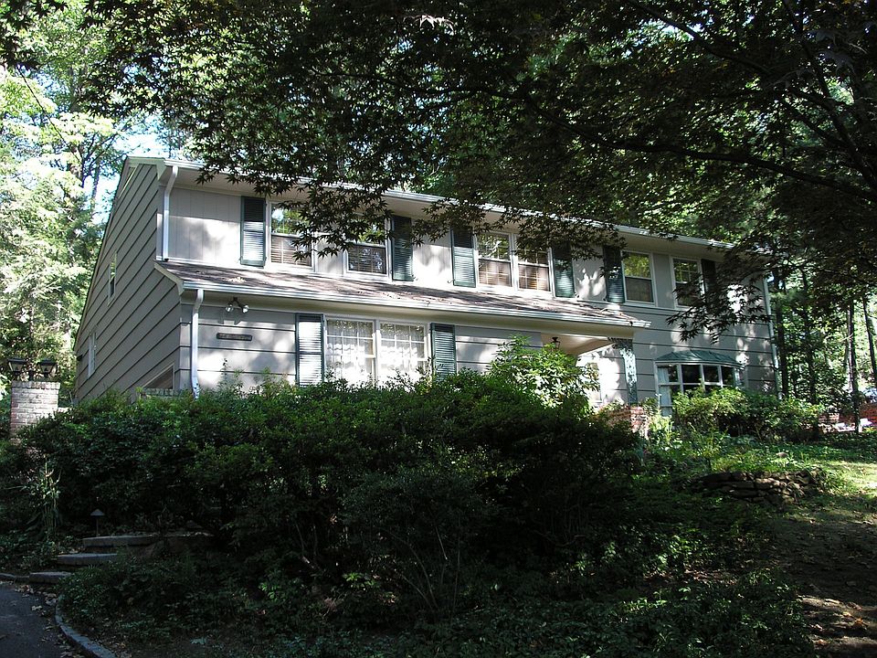 Front view, summer foliage