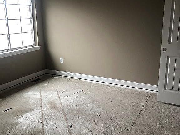 5th image of 35927 Cascade Dr