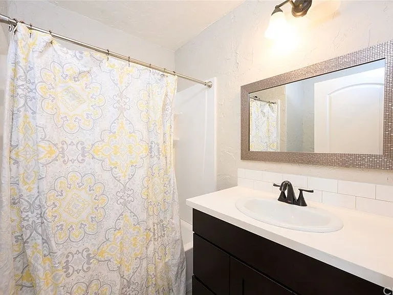 7727 S Normandie Ave — Photo 10