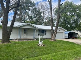 213 N Kansas St, Atwood, IL 61913