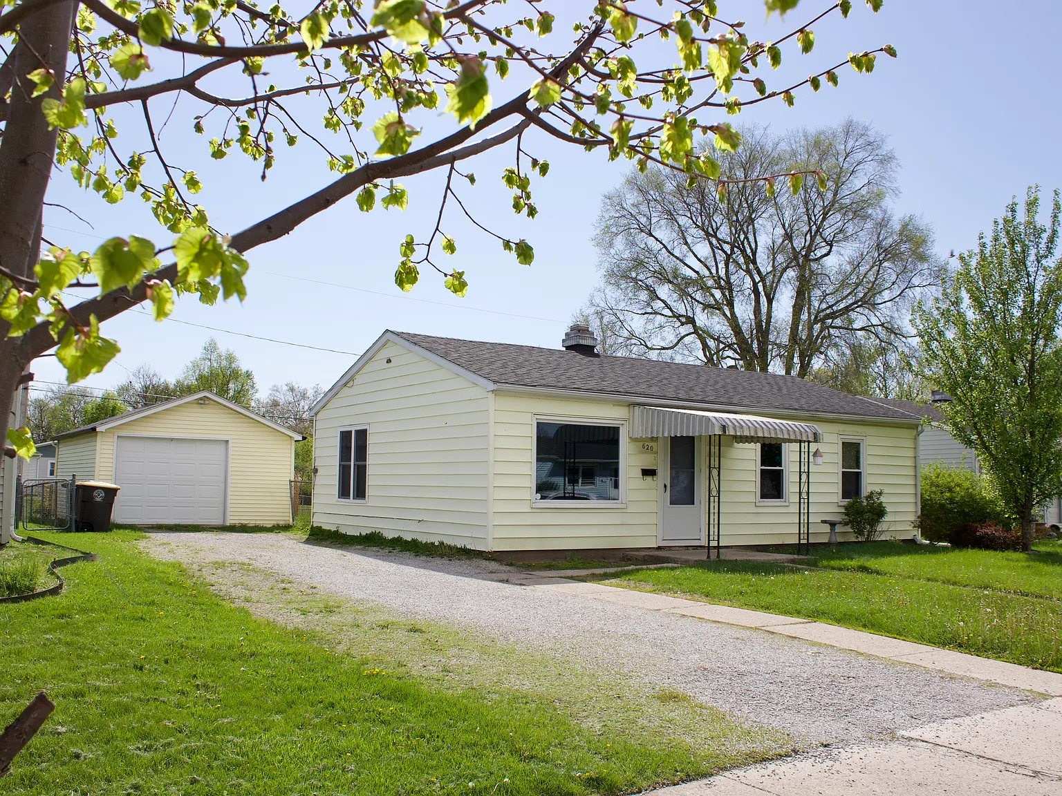 3 bed, 925 sqft, $1,750 — Photo 1