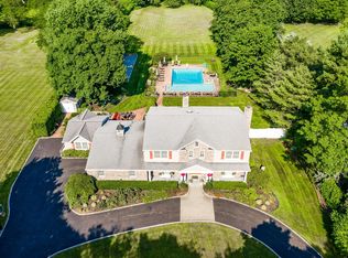 10 Crossway, Glen Head, NY 11545