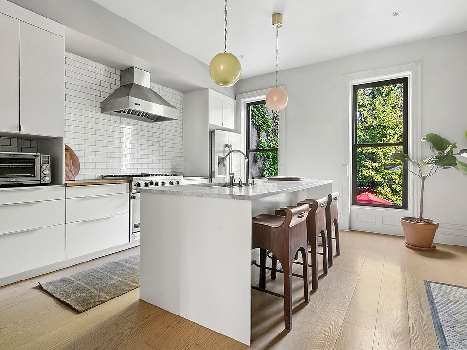 1st image of 281 Halsey St #1