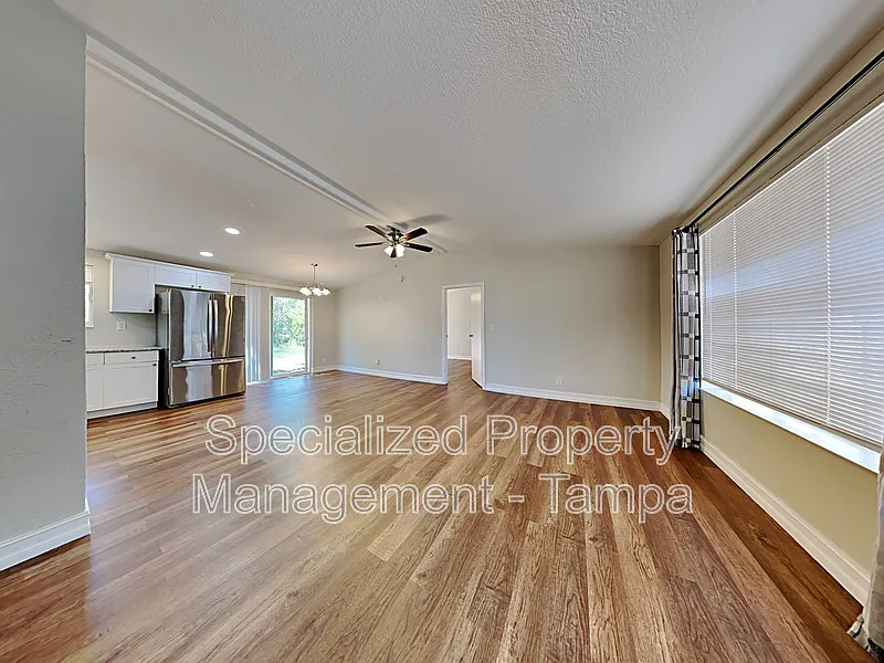 3 bed, 2.0 bath, 1200 sqft, $1,750 — Photo 4