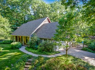 4N252 Thornapple Rd, St Charles, IL 60174