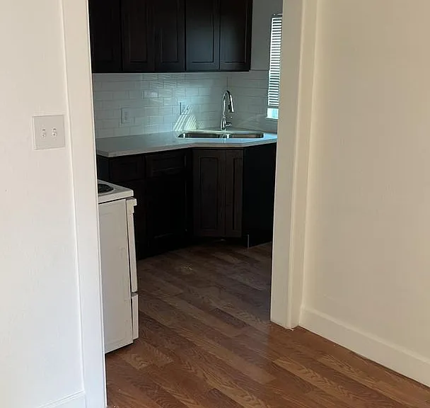 2825 Victoria St — Photo 6