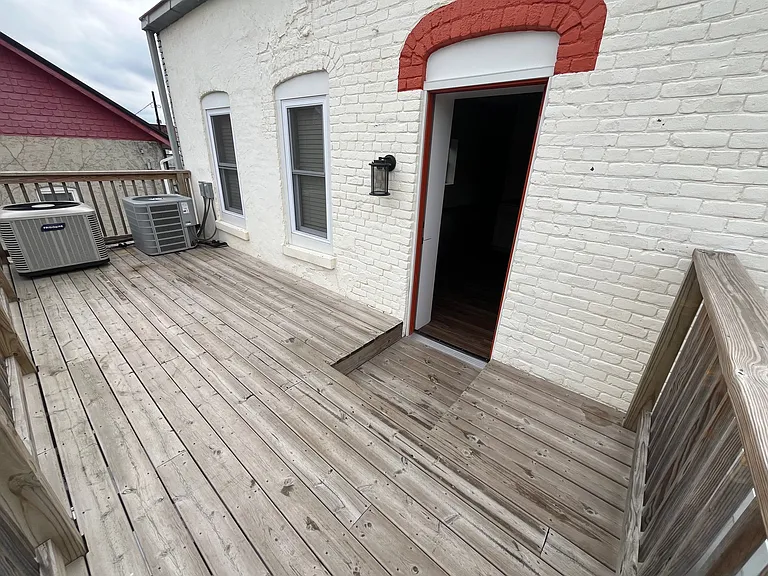 206 N Main St — Photo 12