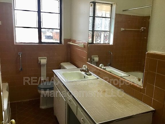 4th image of 4405 Casper Dr