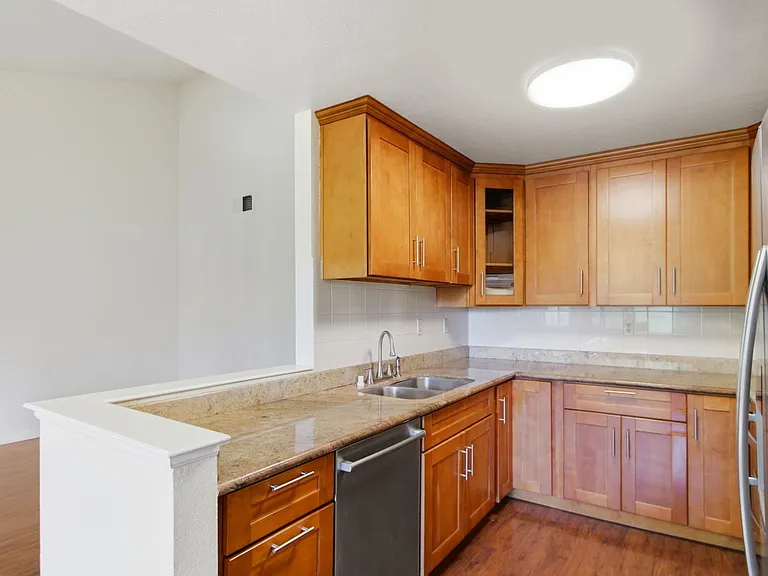 479 Costa Mesa Ter #F — Photo 12