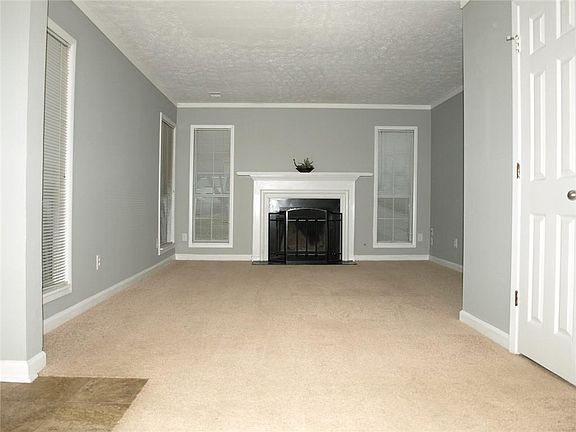 4th image of 1290 Hampton Hill Ct