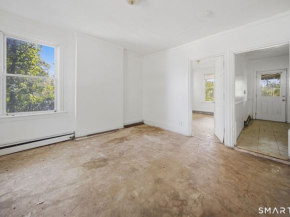 5th image of 135 Capen Street