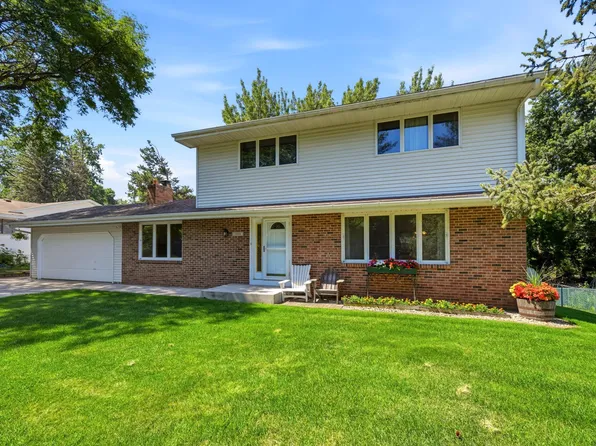 11006 Radisson Dr, Burnsville, MN 55337