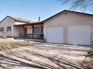 5820 NE Indian Creek Rd, Topeka, KS 66617