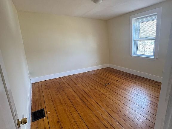 5th image of 10-28 Centennial Pl #24-2