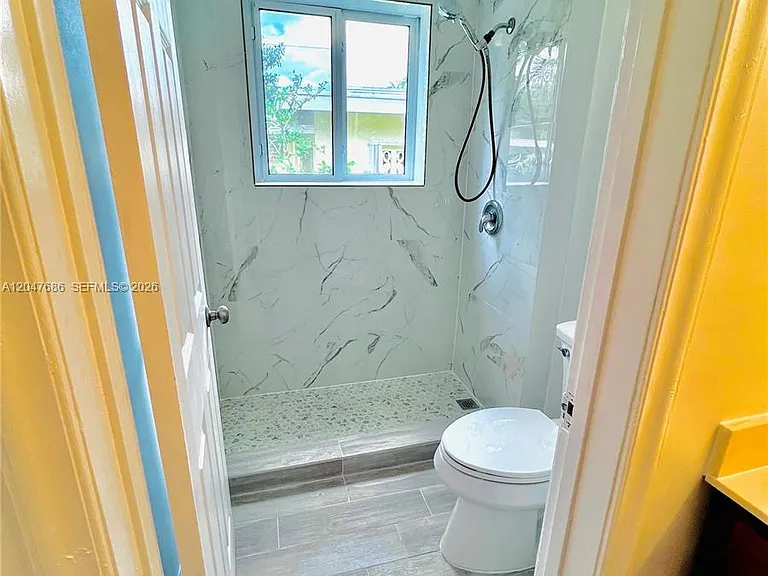 410 Pinecrest Dr — Photo 29