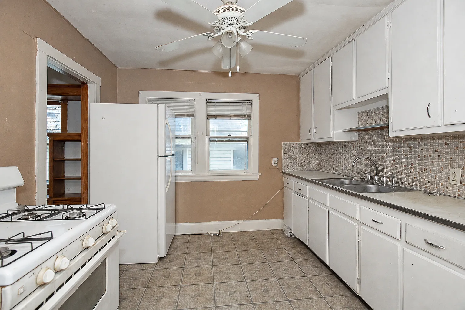 2 bed, 1400 sqft, $1,197 — Photo 3