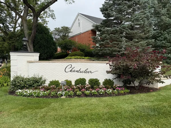 1205 Chanticleer Ln, Hinsdale, IL 60521