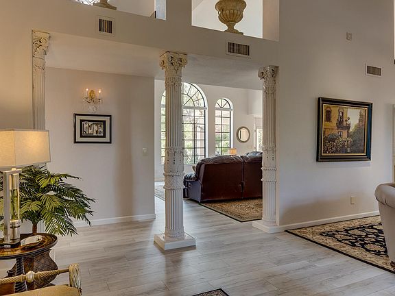 4th image of 10476 E Cannon Dr