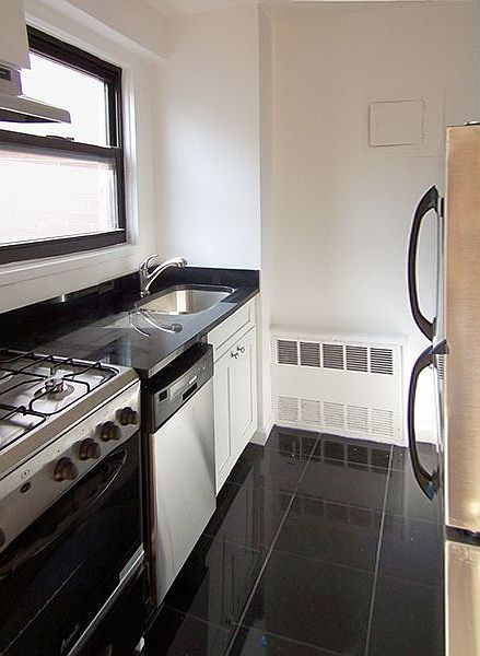 2nd image of 1471 3rd Ave #6A